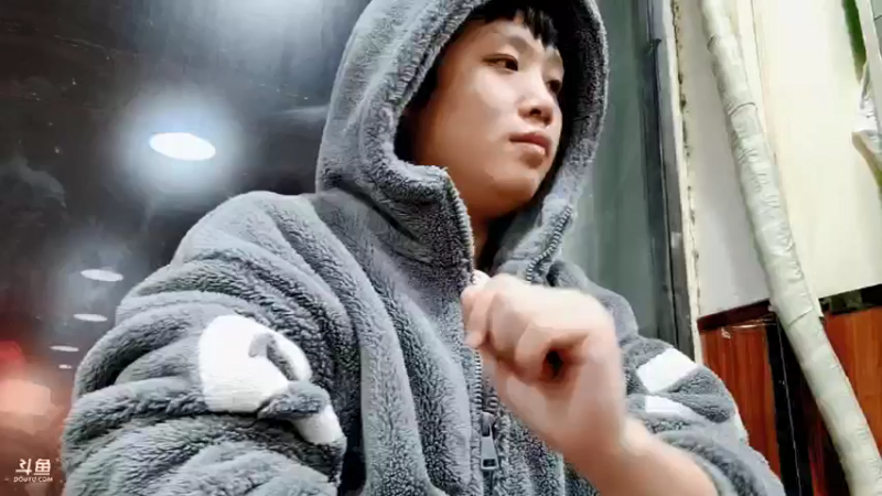 【2022-01-29 00点场】郑伟丶：回家一趟马上回来