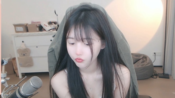 搞笑布丁一言不合就想换衣服了