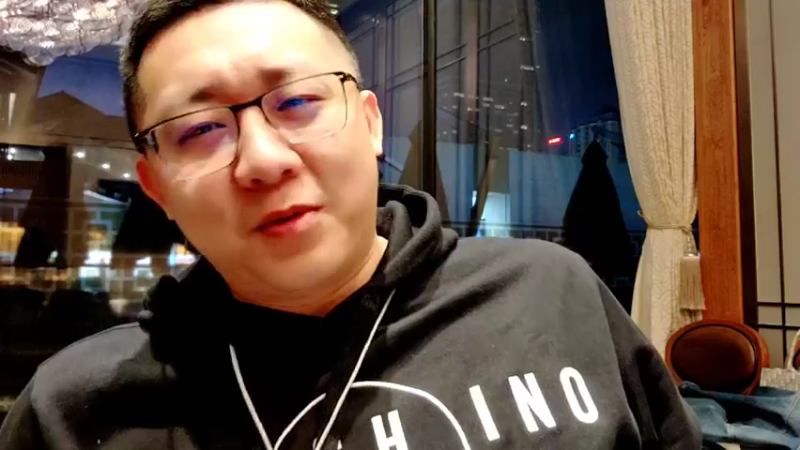 【2022-01-30 21点场】小鱼小鱼吃虾米：带你们出来感受一下新年氛围