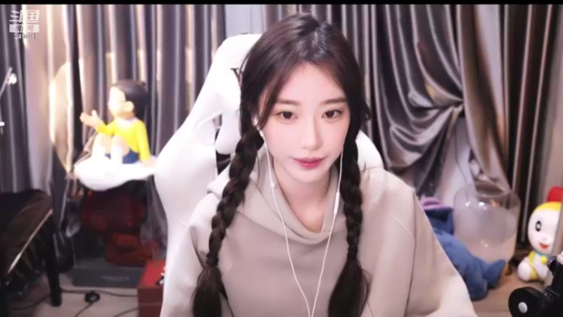 【2022-02-02 20点场】小苏菲：晚上8点斗地主赢q币