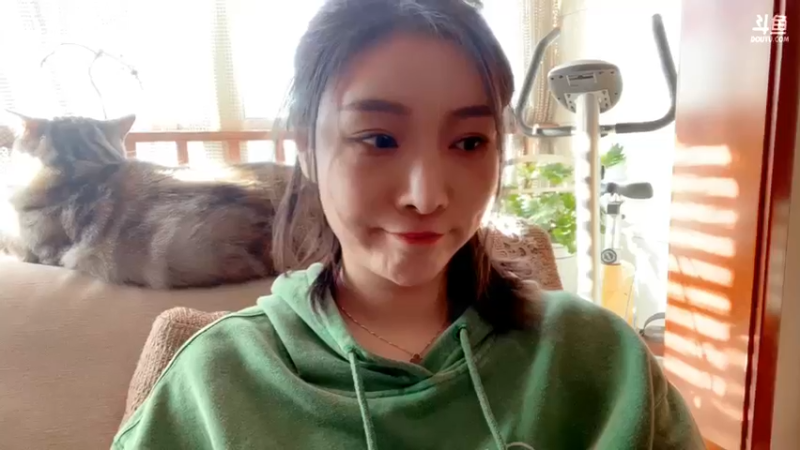 【2022-02-03 15点场】女流66：大年初三客厅户外！新年好哇