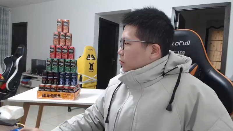 【2022-02-03 10点场】余小C真的很强：余小C：鱼人来了，新年快乐