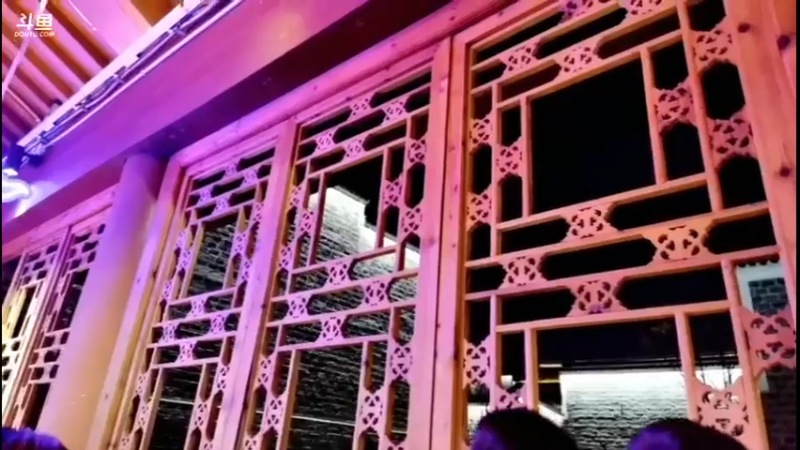 【2022-02-04 19点场】六喵喵喵丶：【手机播会】汉服户外拍拍拍