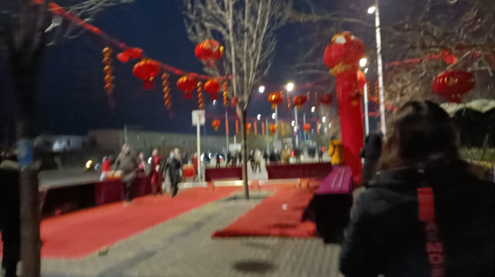 富士康餐厅吃饭酸辣粉白菜