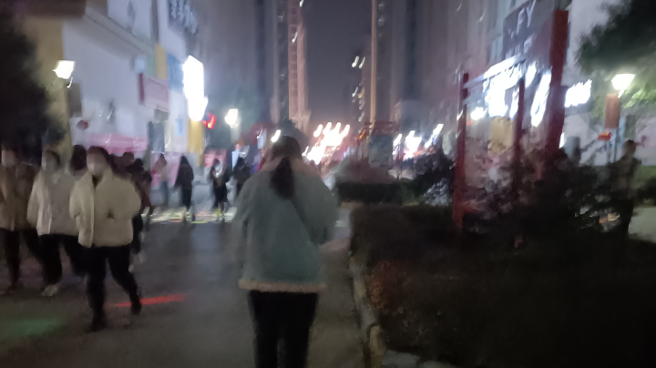 哥 我不配有飞机火箭