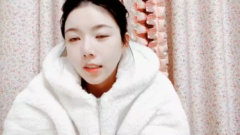 【2022-02-07 19点场】丽亚celiahunne：小姨子：新年快乐