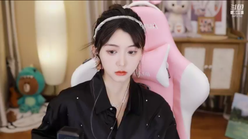 【2022-02-08 20点场】胡嘉一：今天双倍亲密度 女明星的一天