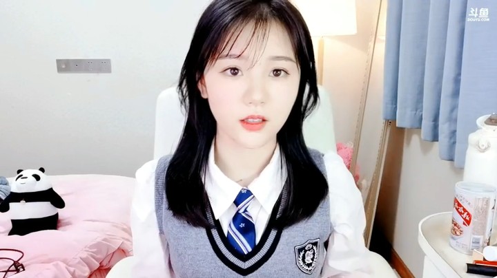 大琳美女卖萌好可爱，古灵精怪好喜欢啊
