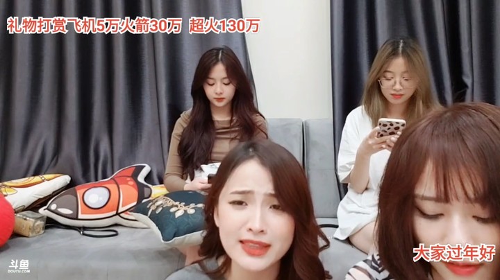 美女龙哥唱歌很好听的啊