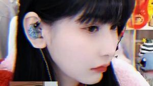 有人喜欢大耳朵女孩嘛