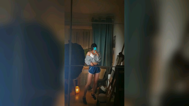 观众姥爷要求的踢腿变装