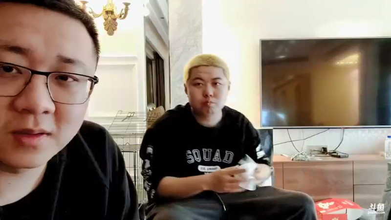 【2022-02-10 20点场】小鱼小鱼吃虾米：小鱼又嗯混的一天