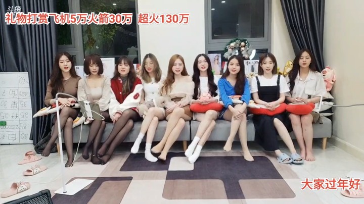 一群美女合唱越南语歌曲很好听啊
