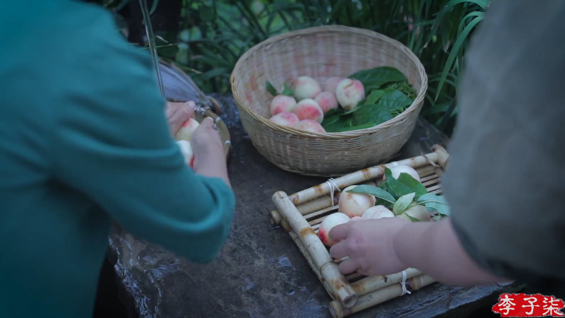 我在斗鱼看李子柒liziqi直播美食