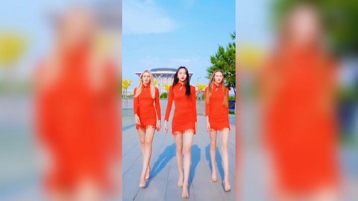 没有游戏视频了，发几个美女给大家欣赏下