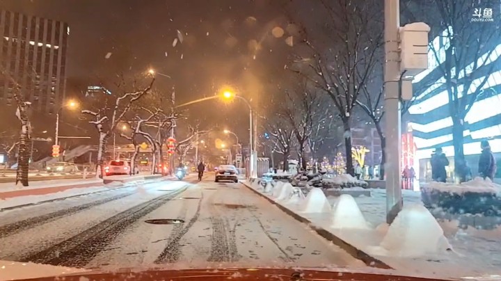 小王哥直播北京下雪了，很大啊