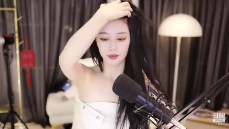 【2022-02-13 21点场】青台miss：1011 斗鱼最后的单纯？