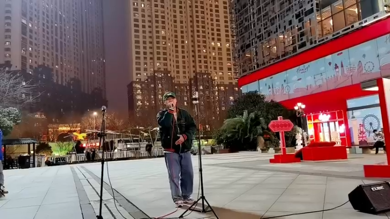【2022-02-15 21点场】我是唐菲：街头主播祝大家元宵快乐