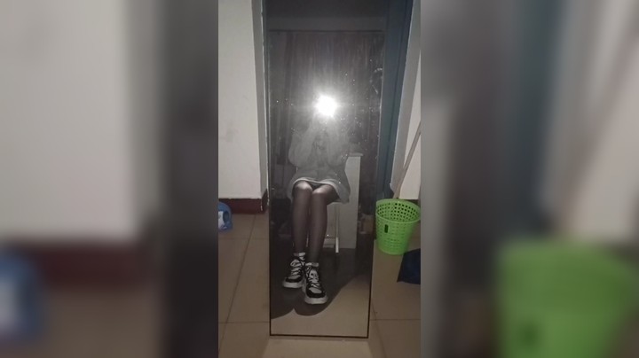 我高喊无爱者自由 一个人也挺好的 可我每次看别人被爱的时候 眼里的羡慕都快溢出来了