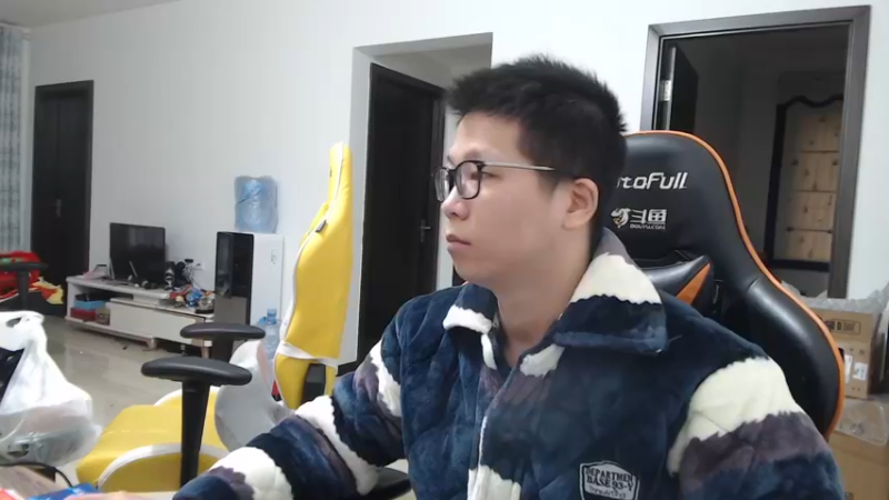 【2022-02-17 10点场】余小C真的很强：余小C：今韩服钻2必上钻1