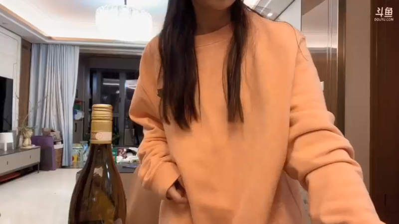 【2022-02-17 19点场】赵小臭：凑凑：六点直播做饭！嘻嘻