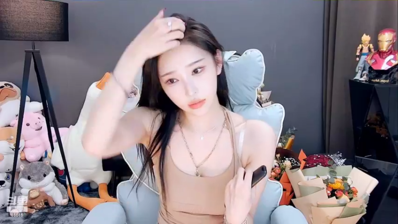 【2022-02-17 01点场】VIVI小小酥：满血复活 晚上好
