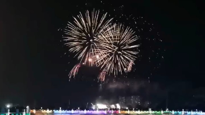 元宵的烟花汇演3