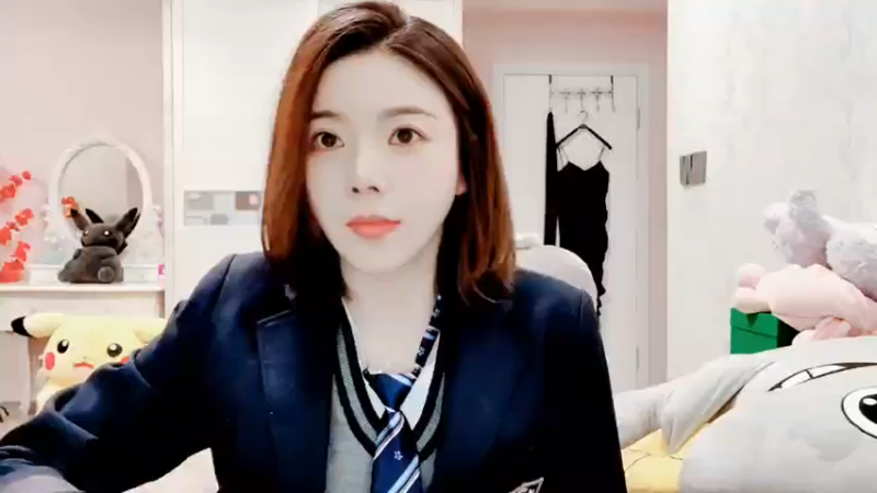 【2022-02-18 15点场】丽亚celiahunne：小姨子：新年快乐