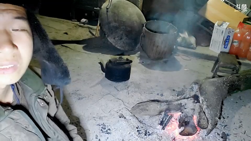 我在斗鱼看许文强户外直播户外