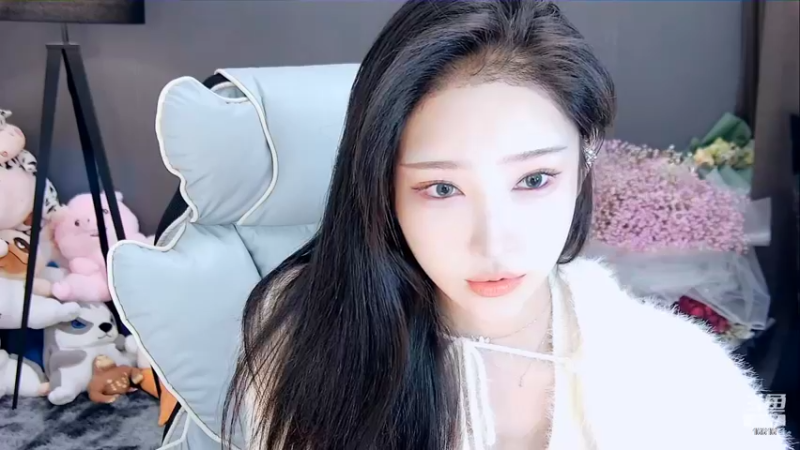 【2022-02-19 20点场】VIVI小小酥：满血复活 晚上好