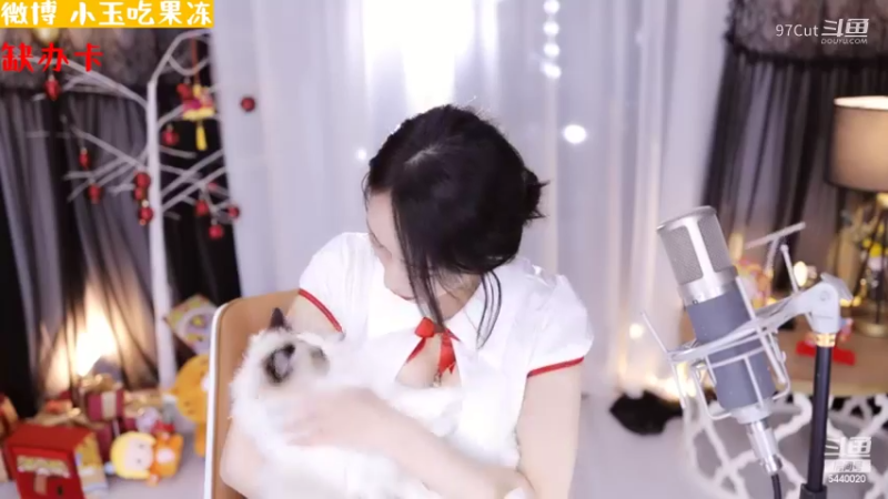 小玉 闷死你哦？？_2022_02_03_23_49_25