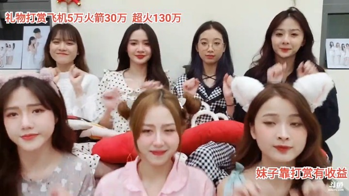 一群美女合唱流行歌曲，大海这哪吒发型好可爱啊