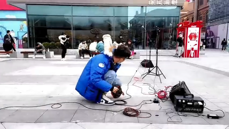 【2022-02-20 14点场】我是唐菲：街头主播祝大家今天快乐