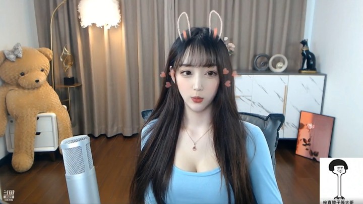 美女兔兔今天这衣服也好漂亮啊，好可爱