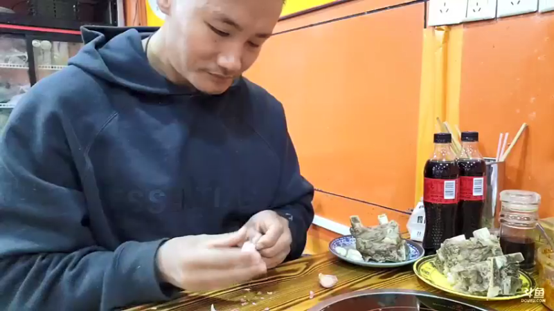 【2022-02-20 23点场】黑人毅：三角肌600个飞鸟