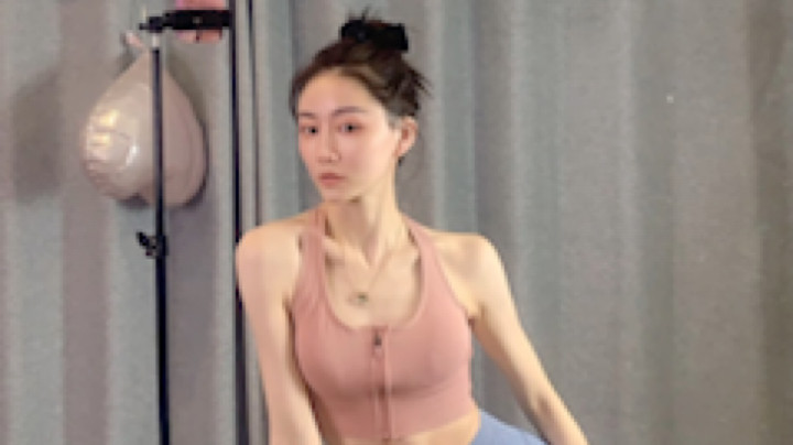 听我的 选打游戏厉害爱健身腿还长的 准没错