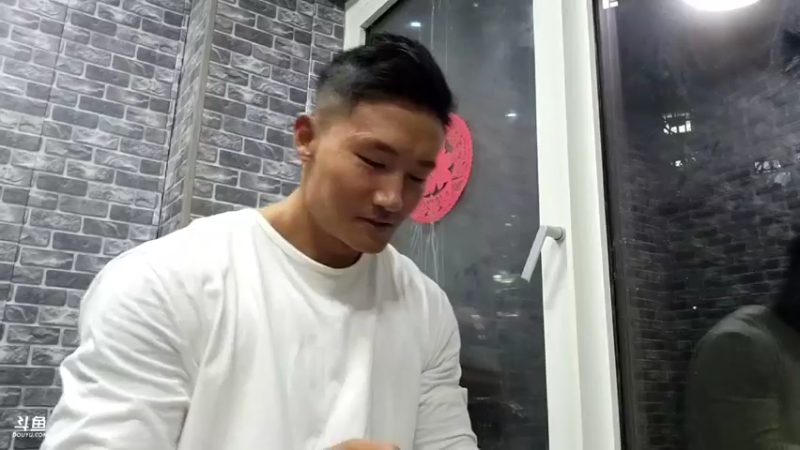 【2022-02-23 20点场】黑人毅：肌肉男不吃香吗