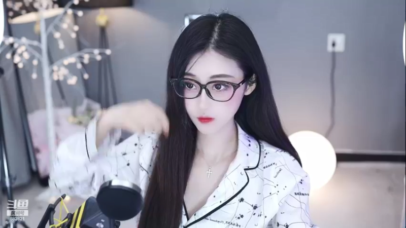 【2022-02-24 21点场】苏小懒38D：人生繁满及时小懒