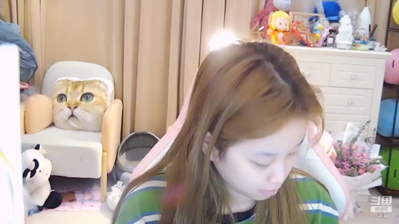 【2022-02-24 01点场】小肉球阿：爱笑的女孩运气不会差~