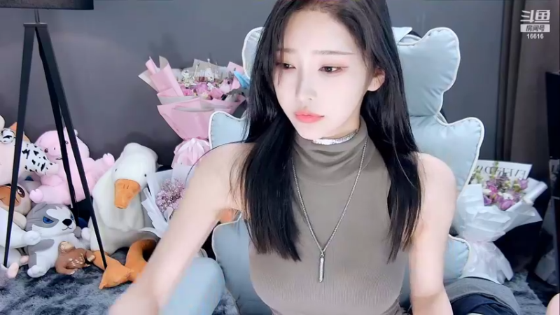 【2022-02-25 20点场】VIVI小小酥：小小酥：我尽量哭的很小声