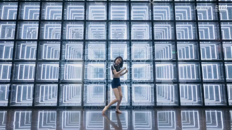 我在斗鱼看沫沫同学丶直播舞蹈