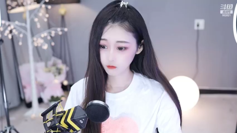 【2022-03-02 21点场】苏小懒38D：呆萌懒妹无敌射手打野嘎嘎乱杀