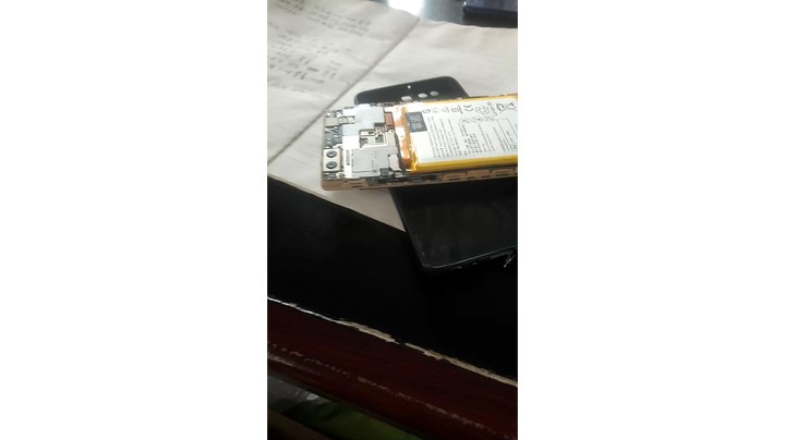 手机碎屏，电池鼓包