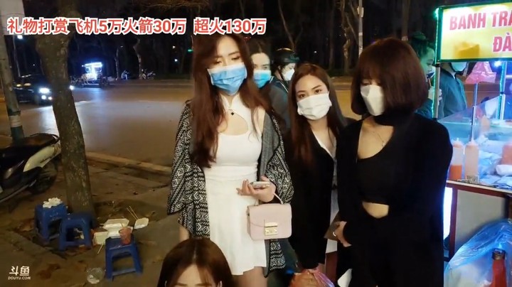 面条和小七玩游戏，小七输了就马上跑了