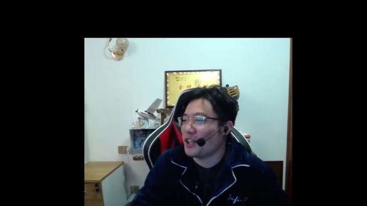 第一次打拳击就遇到猛男 怎么说？欺负我老同志！
