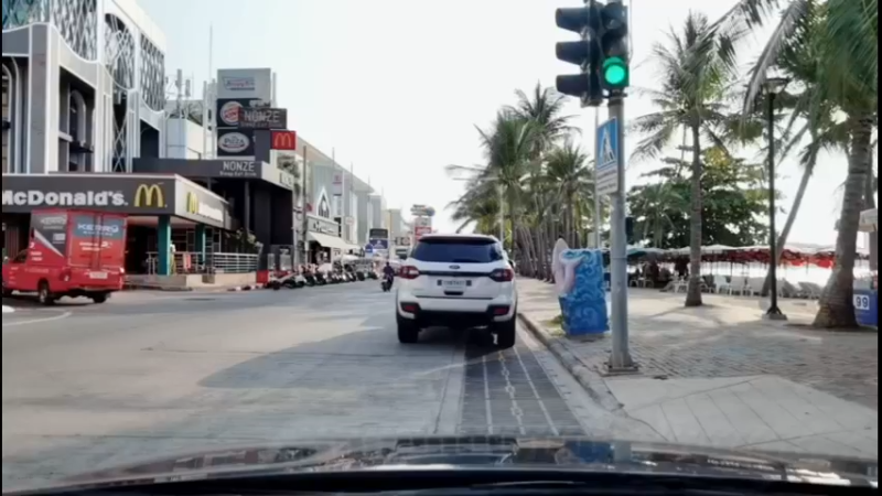 【2022-03-04 17点场】泰國王小表妹：泰国芭提雅去曼谷街景 泰国王老师的小表妹