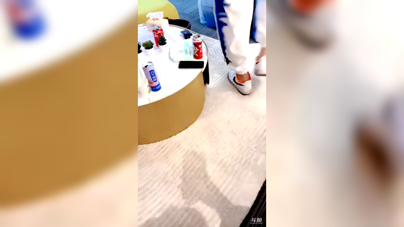 【2022-03-01 23点场】宋温柔爱吃鸡：去杭州几天，户外随缘
