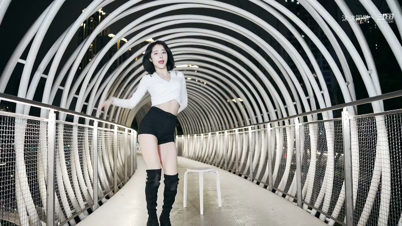 我在斗鱼看沫沫同学丶直播舞蹈