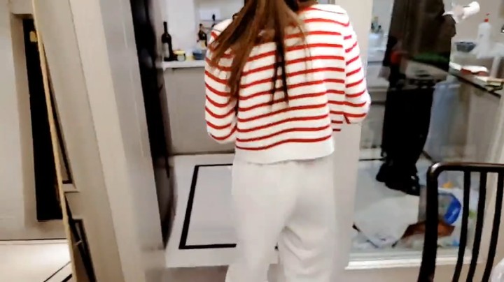 杰哥和直播间粉丝聊买什么模特，美女和小王哥玩的嗨了