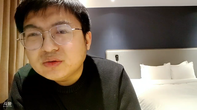 我在斗鱼看火力堂主直播户外